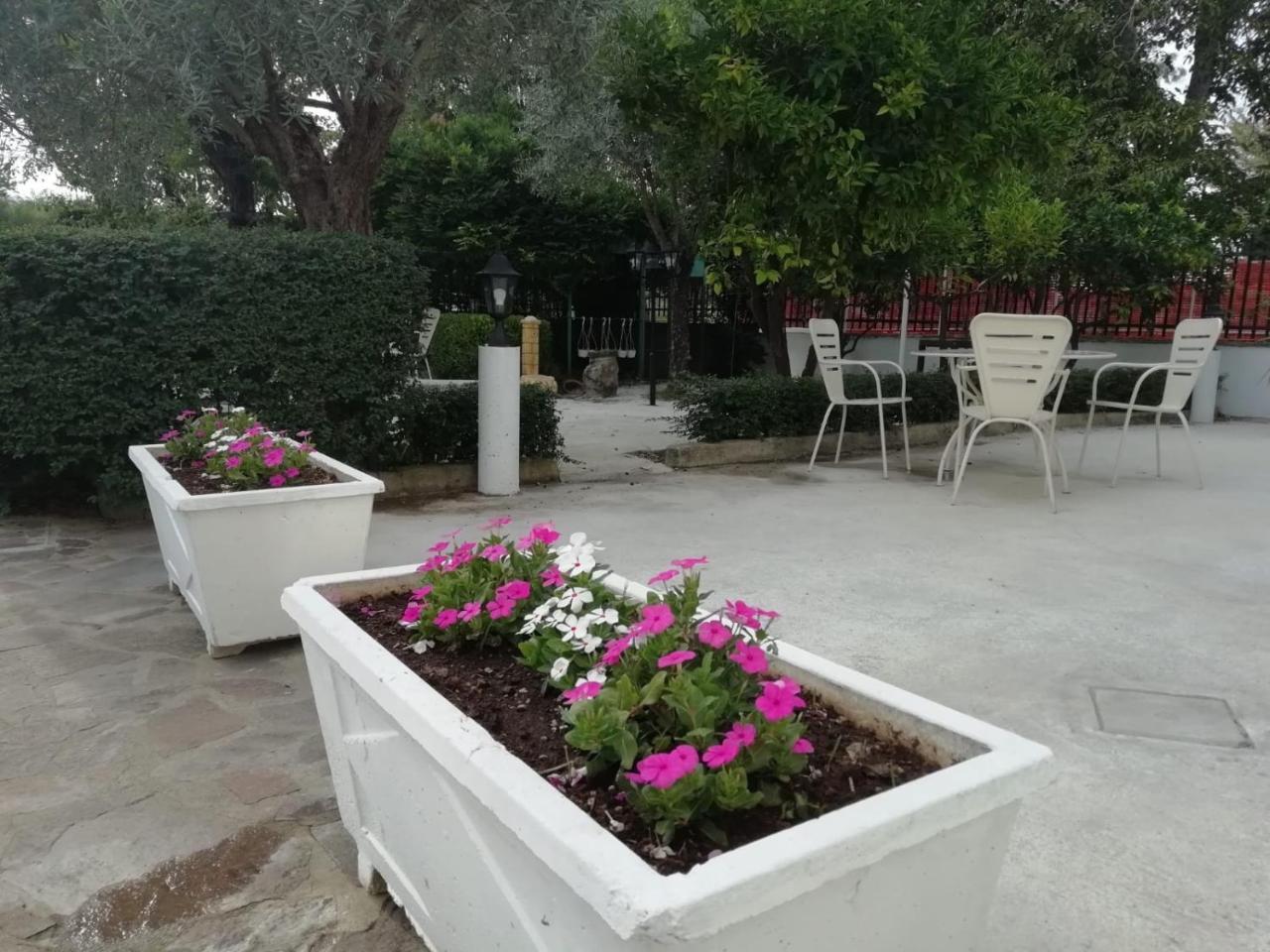 Le Donne Di Giannino Bed & Breakfast Rende Bagian luar foto